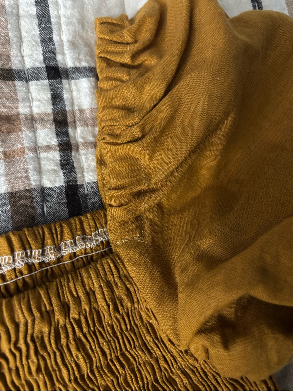 Marigold Linen Puff-Sleeve Smocked Women's Top - Picture 9 of 17